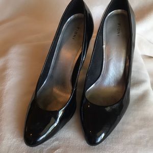 Fioni black shiny heals